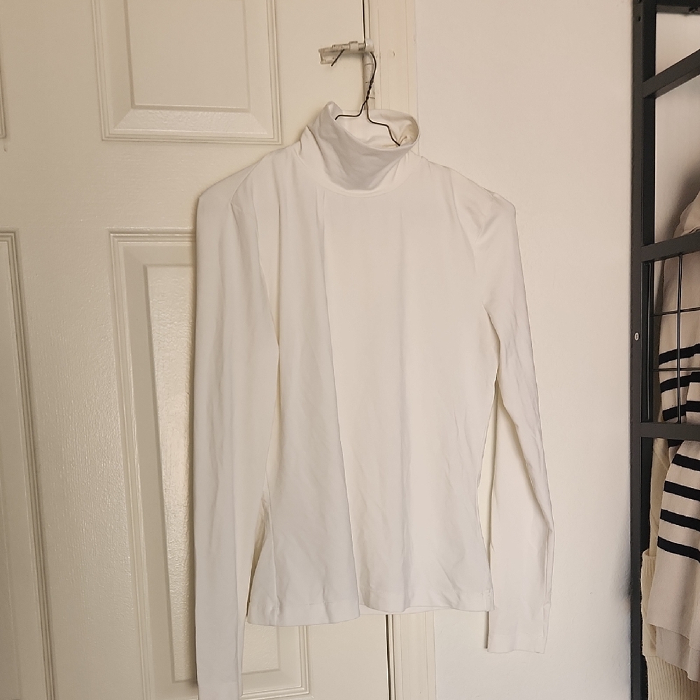 St John Caviar White Long Sleeve T-Neck Shell Size Small $295